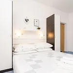 Vera - One-bedroom With Terrace And Sea View Rea