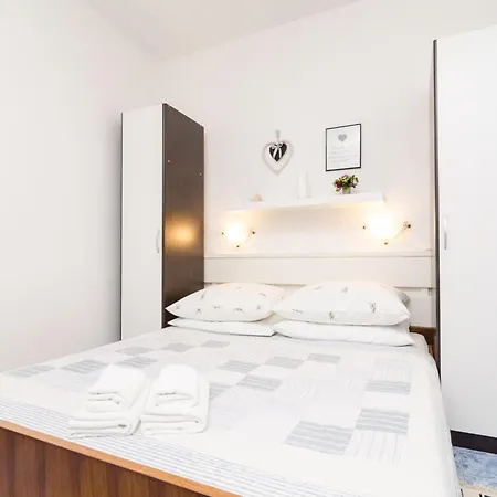 Апартаменты Vera - One-bedroom With Terrace And Sea View Rea