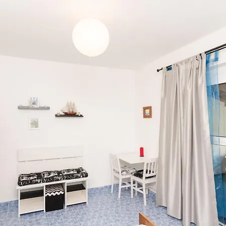 Апартаменты Vera - One-bedroom With Terrace And Sea View Rea *