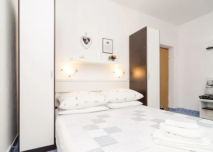 Vera - One-bedroom With Terrace And Sea View Rea