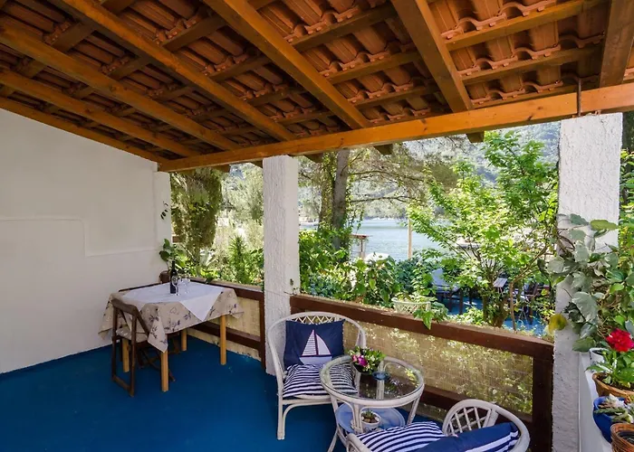 Vera - One-bedroom With Terrace And Sea View Rea Apartamento *